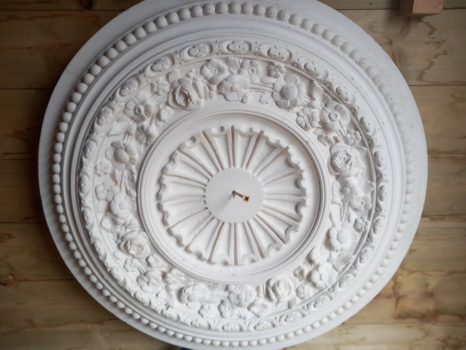 Victorian Floral Ceiling Rose Medallion