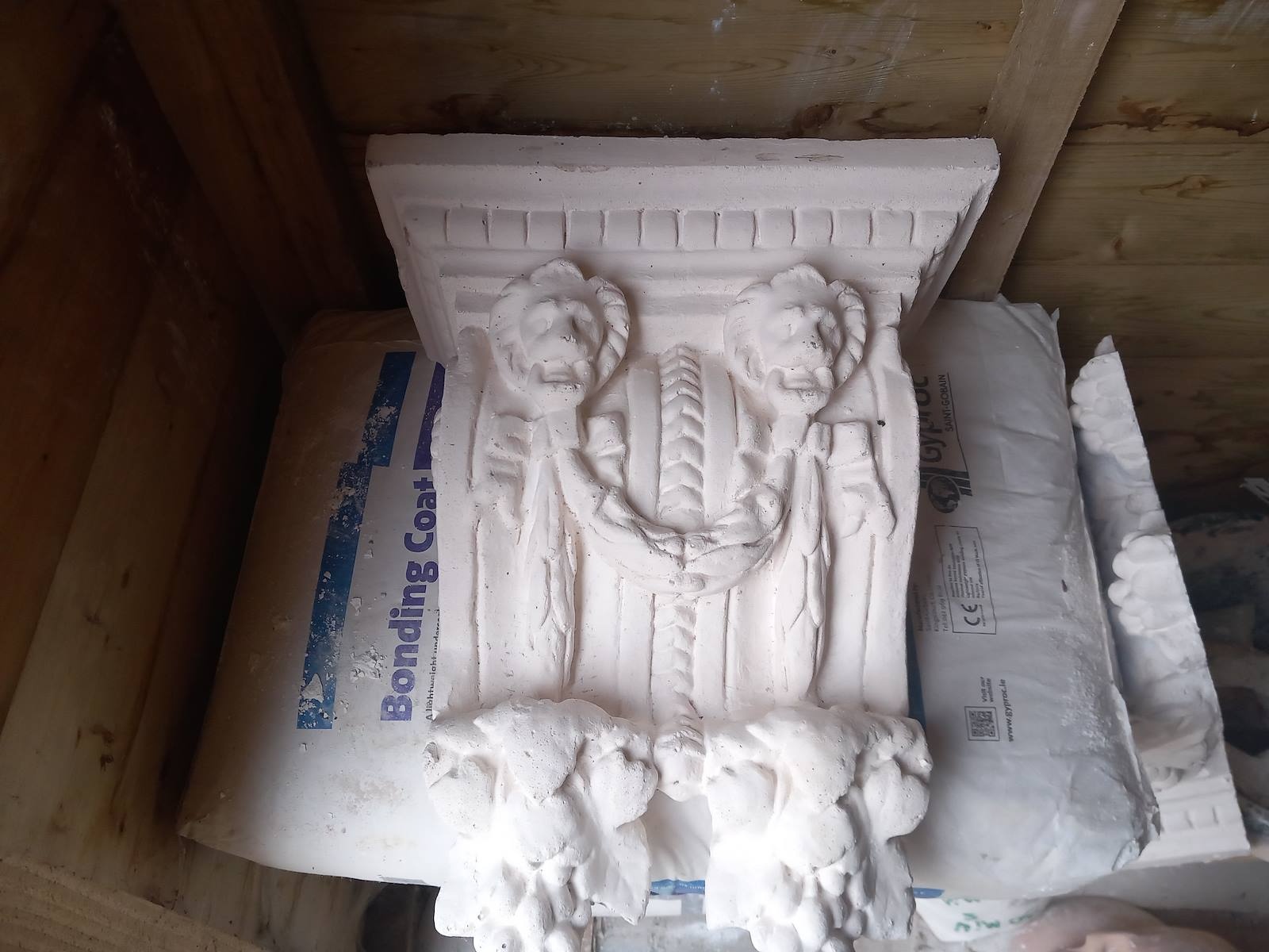 Acanthus Leaf Column Capital Carving